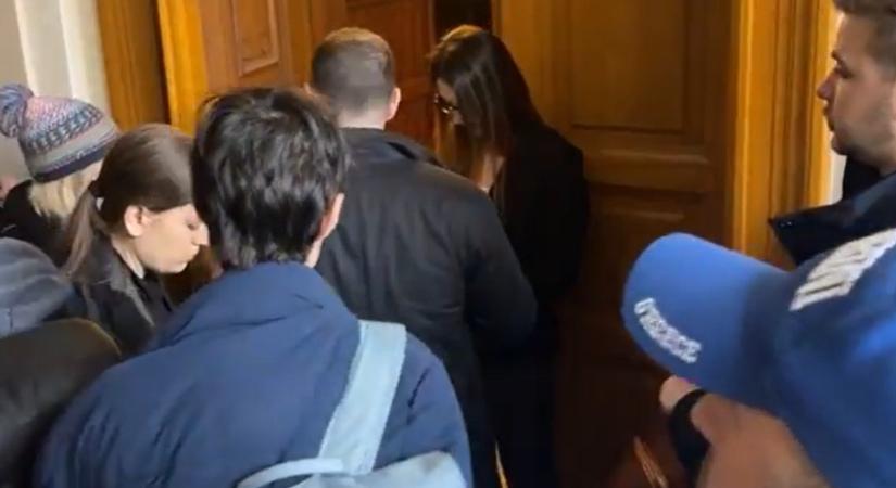 Folytatni kell a nyomozást a végrehajtói kar ingatlaneladásai ügyében