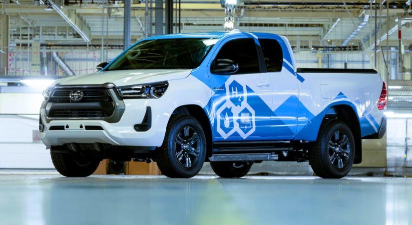 Elkészült a tüzelőanyagcellás Hilux-prototípus