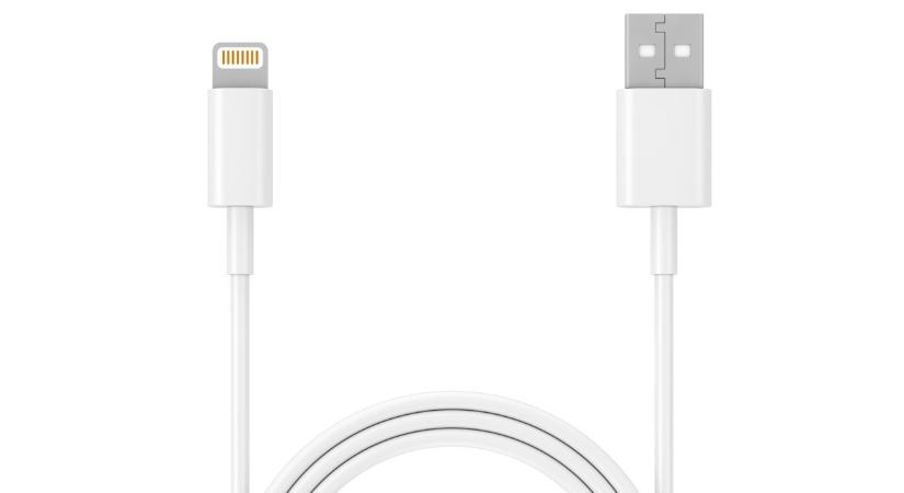 Óriási, soha nem látott változás jön az iPhoneoknál: ezeket a töltőket ki lehet dobni?