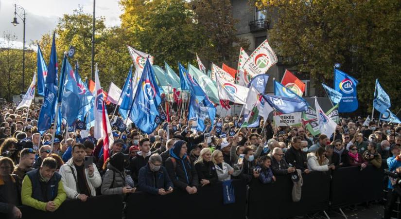 Minden párt máshogyan készül a politikai évadra