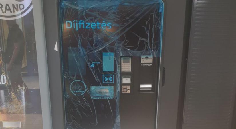 Kihelyezték a fizető automatákat az Árkádban