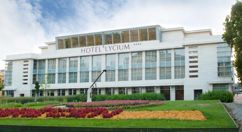 Újranyitnak egy tavaly bezárt hotelt Debrecenben