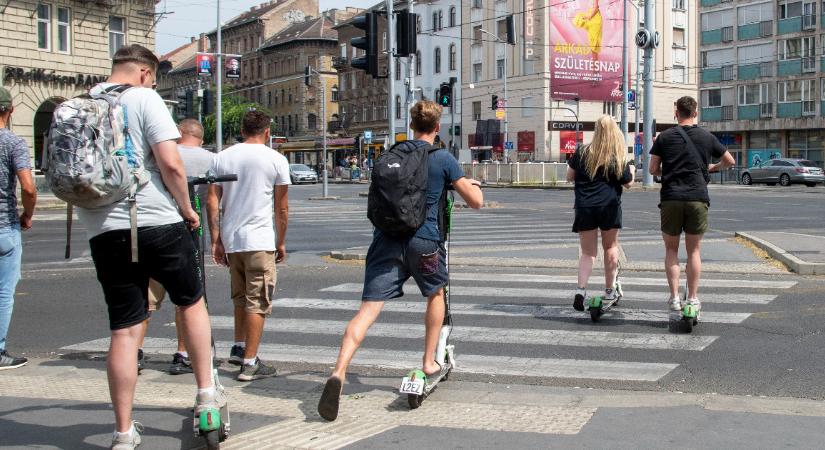A KRESZ módosításával rendezhetik az e-rollerek szabályozását is