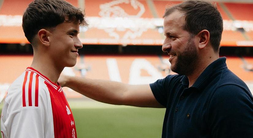 Az Ajax leigazolta a holland focilegenda fiát