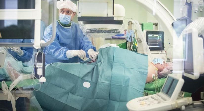 Nem volt elég a 3000 aláírás, mégis praxistámogatásként kapják meg szakdolgozóik bérfedezetét a háziorvosok