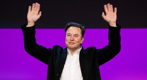 Musk egymilliárd dolláros kölcsönt vett fel saját cégétől