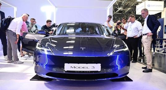 A Tesla eltüntette az indexkarokat, de van, akik szerint ez teljes baklövés