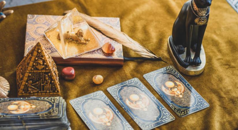 Szeptemberi tarot jóslás 2023: ezt jósolják neked az ősi lapok
