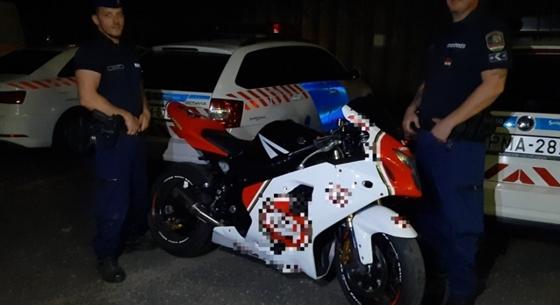 Utcákon versenyző motoros csapatot kaptak el Szegeden