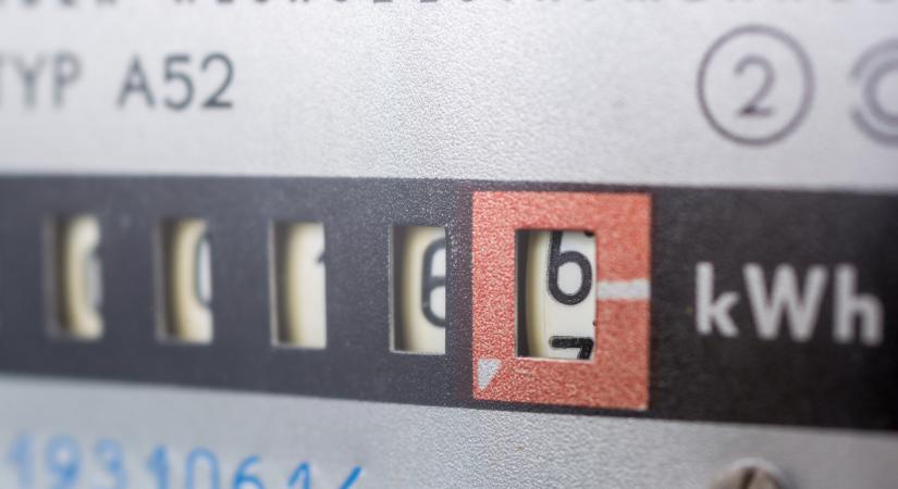 Hiába a napelem, brutál villanyszámlát kapott a Szakiellenőr: más is belesétálhat ebbe a csapdába