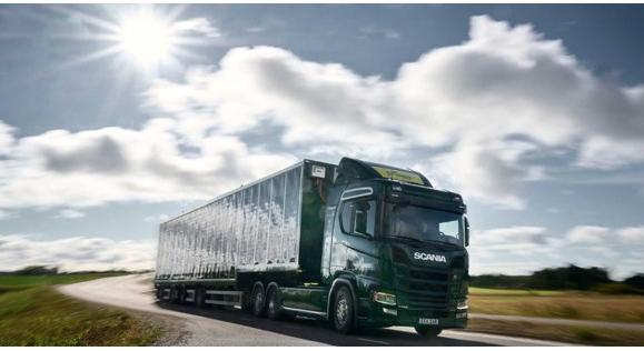 Megkezdi a teszteket a Scania világelső napelemes teherautója