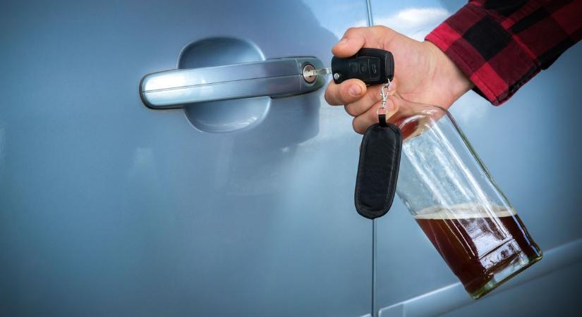 A KRESZ sem számított a bepiált sofőrnek: a tatabányai zsaruk hamar lekapcsolták