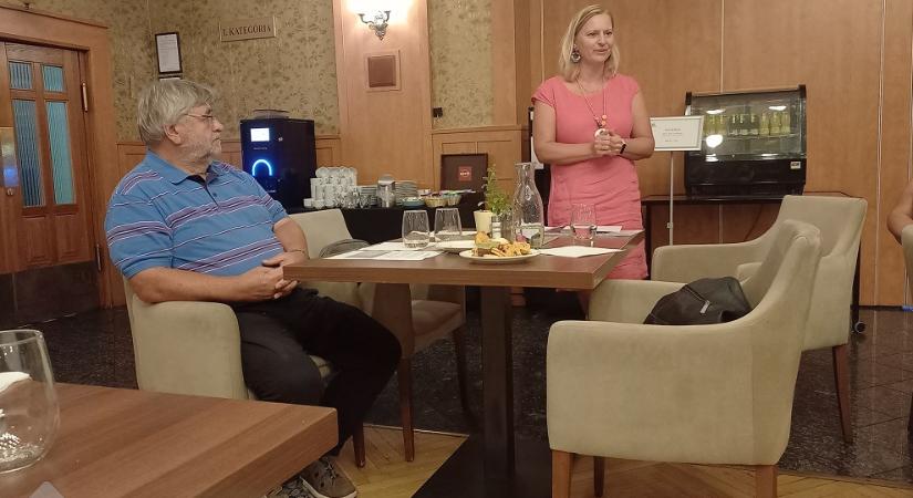 Hogy kommunikáljunk idős, demens szeretteinkkel?