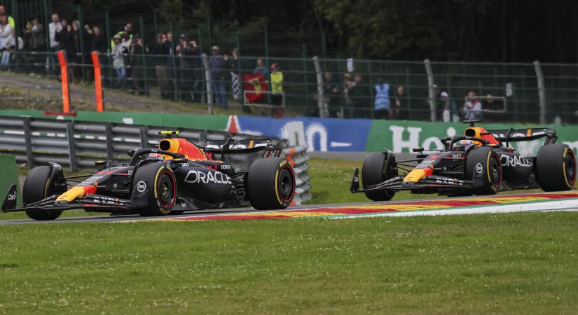 F1: Szabályváltoztatással kéne buktatni a Red Bullt?
