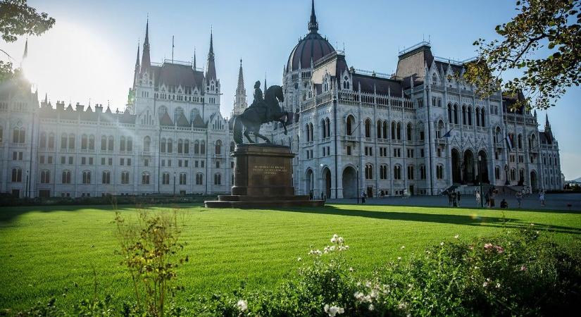 Jelentett a Pénzügyminisztérium: egyetlen hónap alatt 358 milliárd forinttal nőtt a deficit