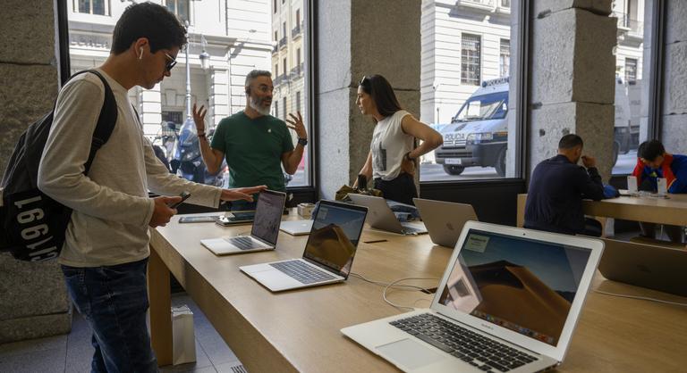 Minden eddiginél olcsóbb MacBookkal rukkolhat elő az Apple?