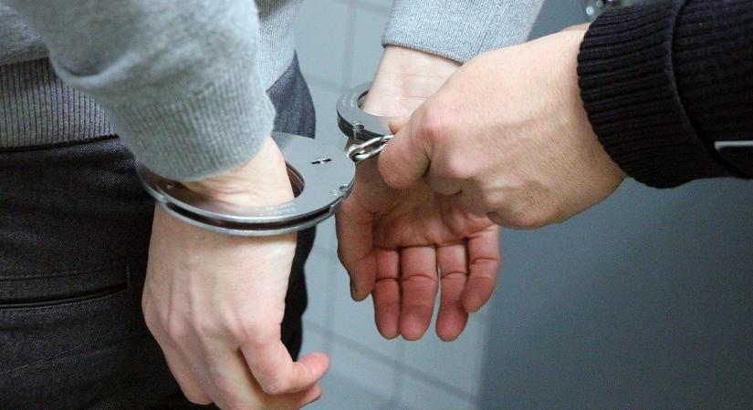 Prostitúcióra kényszerítette barátnőjét egy férfi