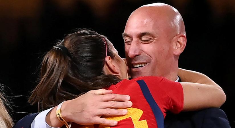 Egyre nagyobb bajban a spanyol szövetség szexuális zaklatással vádolt elnöke