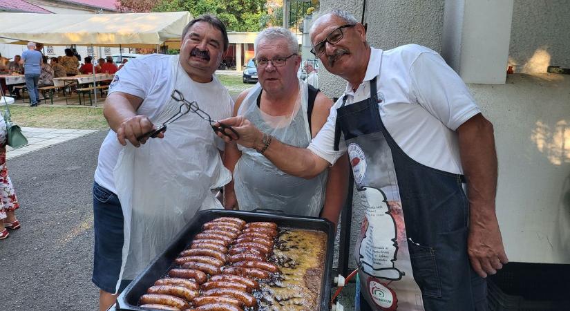 Nyárbúcsúztató kolbászolást tartottak Csabán