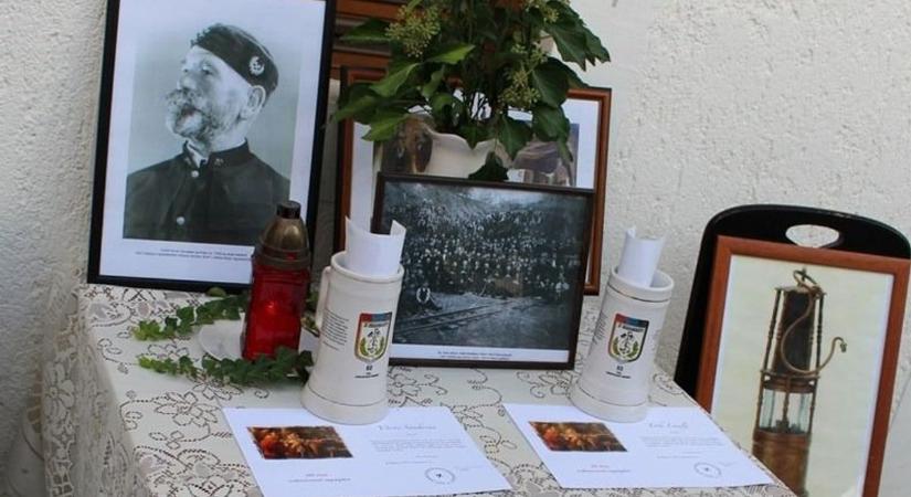 Két jubilálót is köszöntöttek a vértessomlói bányásznapi megemlékezésen