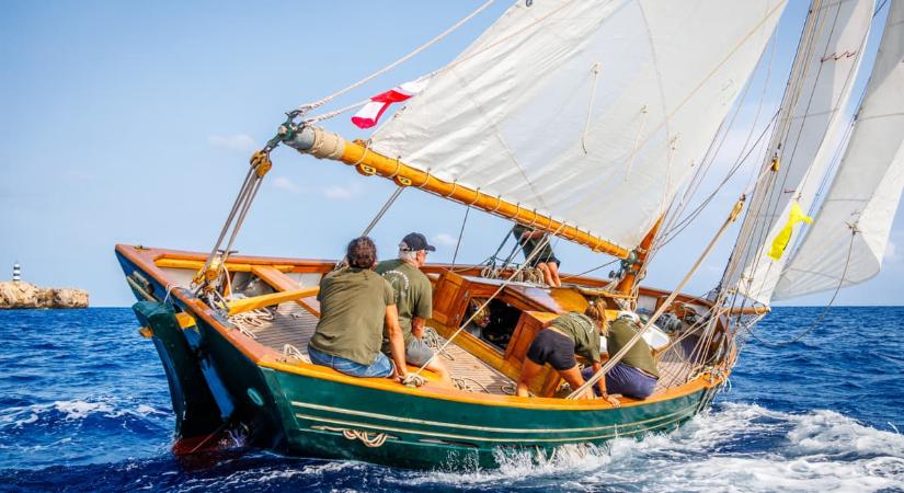 Úszó vitorlásmúzeum Menorcán: Copa del Rey Repsol de Barcos de Época