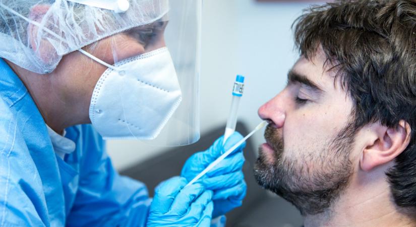 Megrázó dolog derült ki az új COVID-variánsról: erre készüljenek azok is, akik be vannak oltva