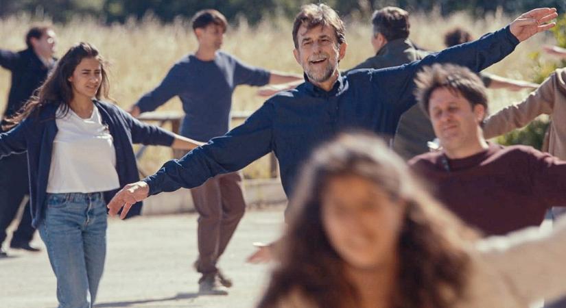 Az álmok filmjében Anger Zsolt elefántokkal látogatja meg a római kommunistákat