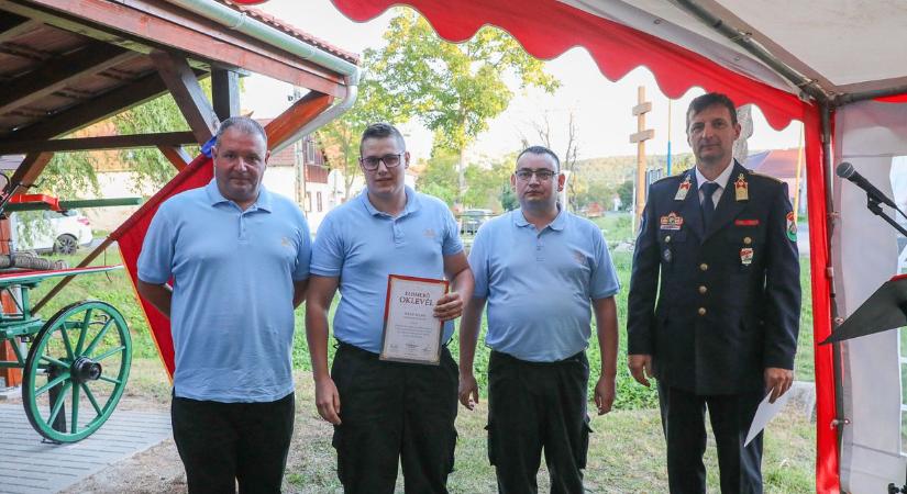 Átadó és egyesületi beszámoló – Kocsifecskendő-beálló készült Kőszegdoroszlón