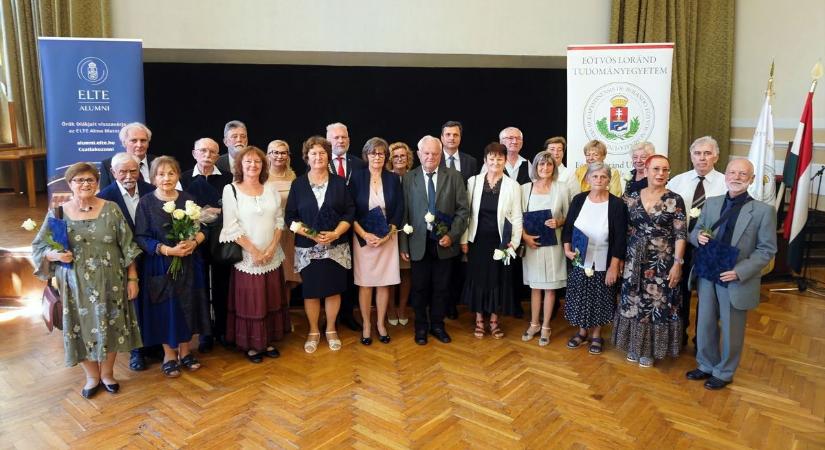 Negyvenhárman vehettek át jubileumi oklevelet az ELTE SEK-en