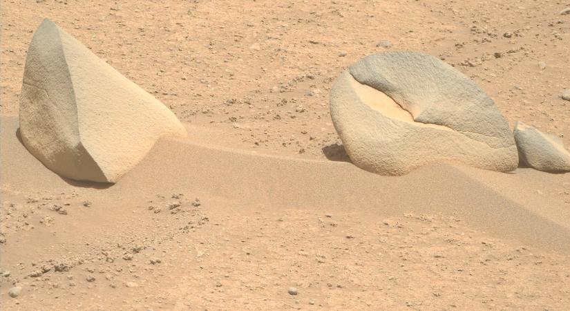 Különös kinézetű sziklákat kapott lencsevégre a Marson a NASA