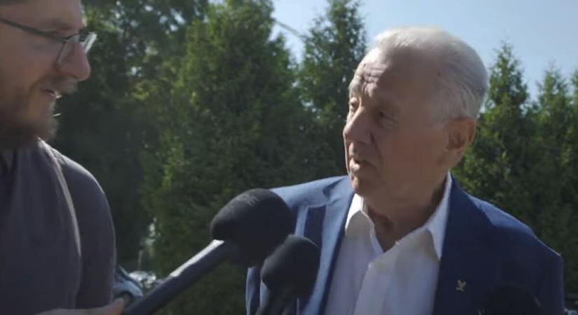 Schmitt Pálnak eldurrant az agya: újságíróval trágárkodott Kötcsén a bukott „álamfő”