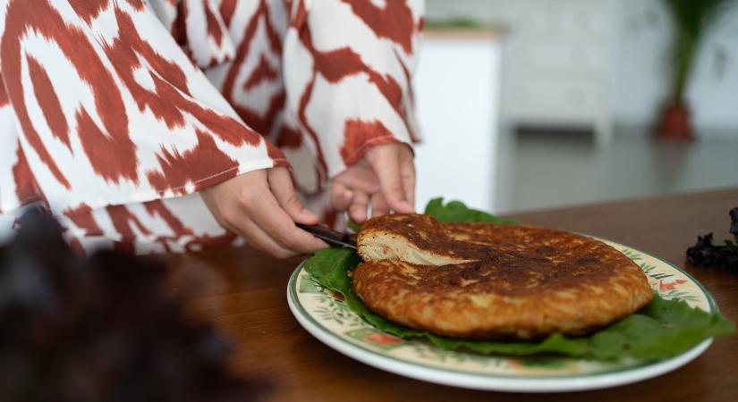 Vegán tortilla de patatas, azaz spanyol krumplis omlett – Csenge és Flóra világkonyhája
