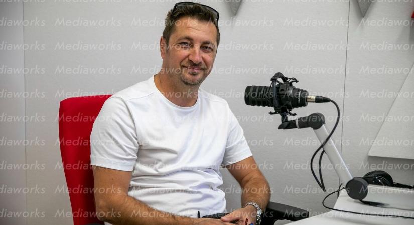 „Ugyanaz a tízéves gyerek vagyok, aki miután leesett, visszamászik a fára”