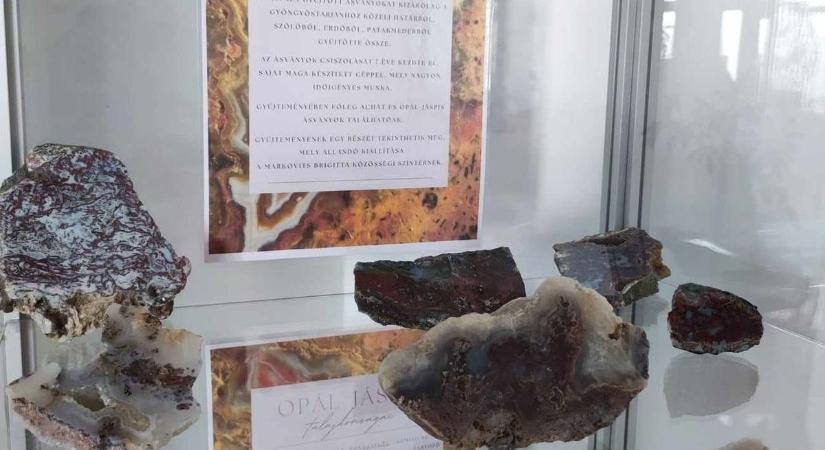 Csiszolt ásványok a gyöngyöstarjáni közösségi házban