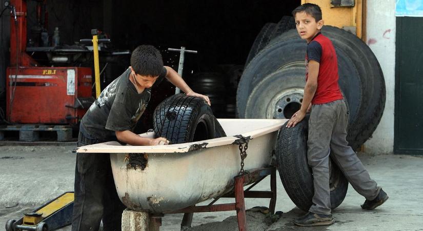 Még mindig milliók sorsát bélyegzi meg a gyermekmunka