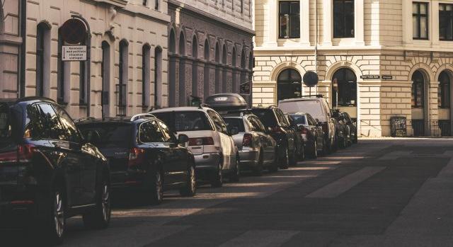 Dániában a hatóságok elveszik és eladják az ittas és gyorshajtó sofőrök autóit