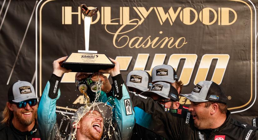 NASCAR: Győzelemmel koronázta meg a 23XI századik futamát Tyler Reddick