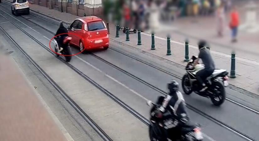 Rendszám nélkül közlekedett, lefoglalták a motorját - Nem szabálysértés, bűncselekmény