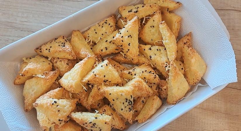 Kolléganőnk megmutatja, milyen egyszerűen készül nagyija mesés sajtos nasija