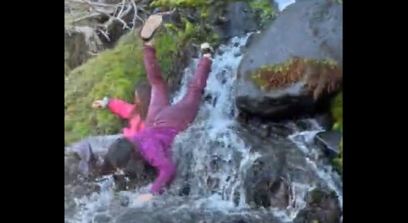 Túrázni ment a két nő, de fürdés lett belőle - videó