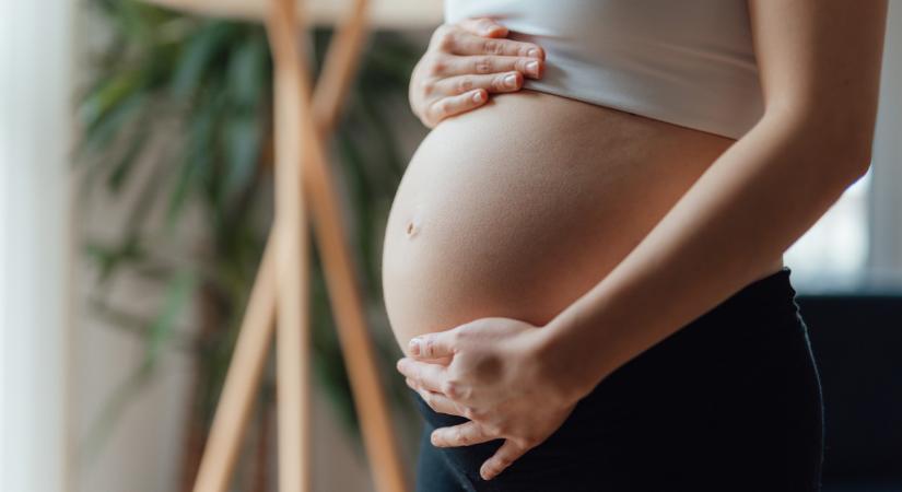 Elképesztő, mi történik ezeken a magyar településeken: annyira korán szülnek a lányok, hogy az téboly