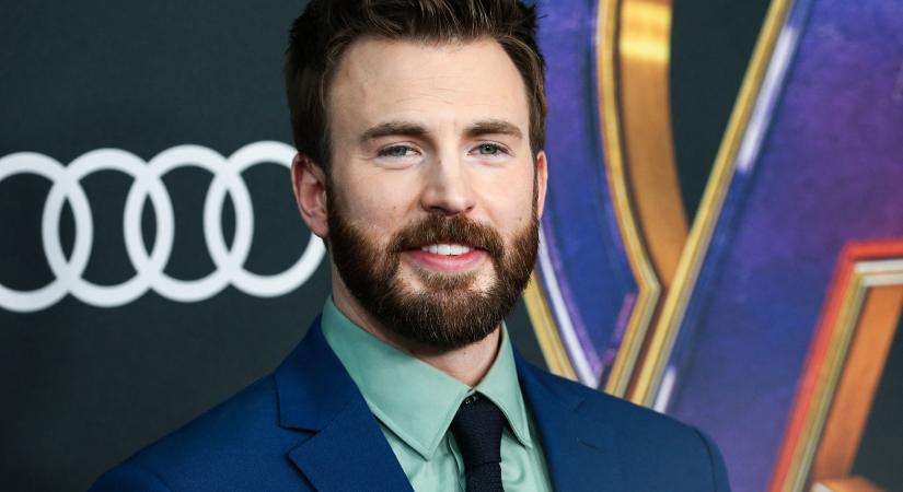 Chris Evans feleségül 16 évvel fiatalabb barátnőjét: a gyönyörű Alba Baptista 26 éves