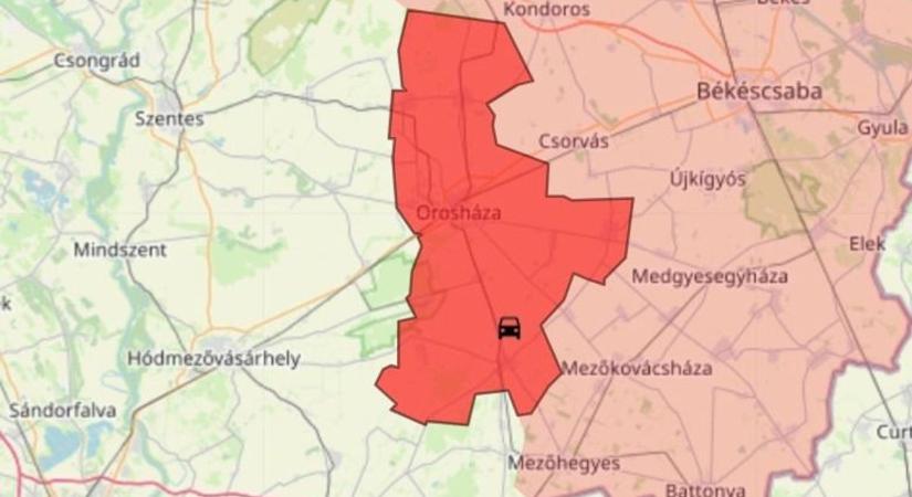 Kombájn és két autó ütközött Tótkomlósnál