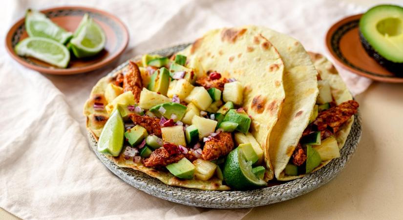 Házi tortilla recept, amit fűszeres csirkével dobtunk fel