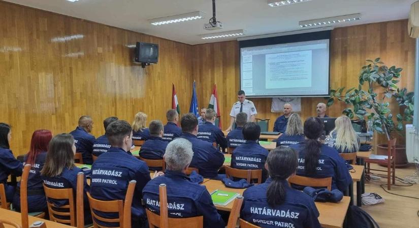 Újabb határvadászok képzése kezdődött Kiskunhalason