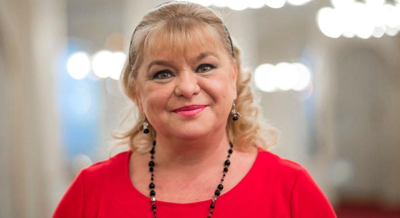 Oszvald Marika nem jön ki a pénzéből