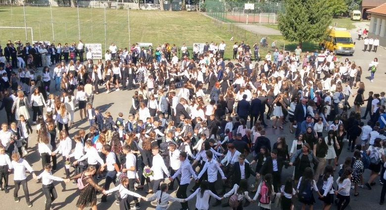 Különleges volt az idei tanévnyitó a kézdivásárhelyi Nagy Mózes Főgimnáziumban