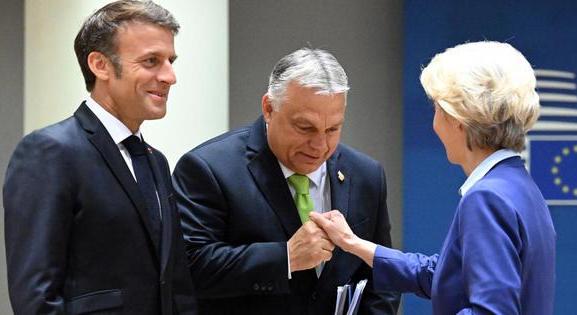 Kézcsók után szakítás – Ursula és Viktor válik