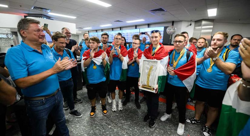 Kirobbanó fogadtatás a repülőtéren – hazatértek Európa Legjobbjai