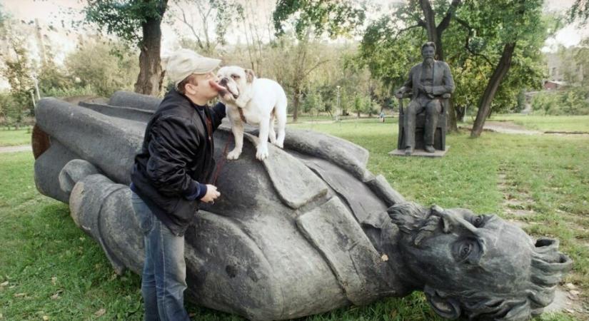 Újra áll Dzerzsinszkij szobra Moszkvában